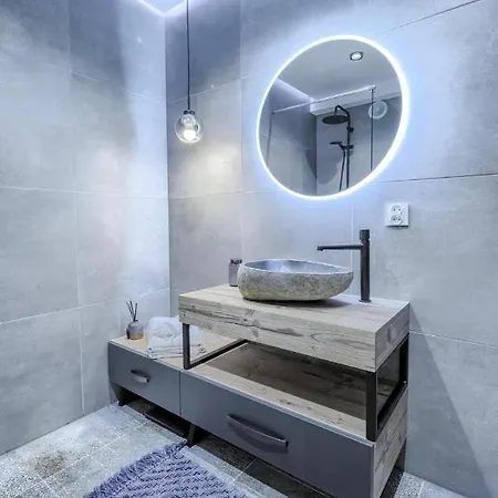 Niron Apartament Dabrowskiego 2 *