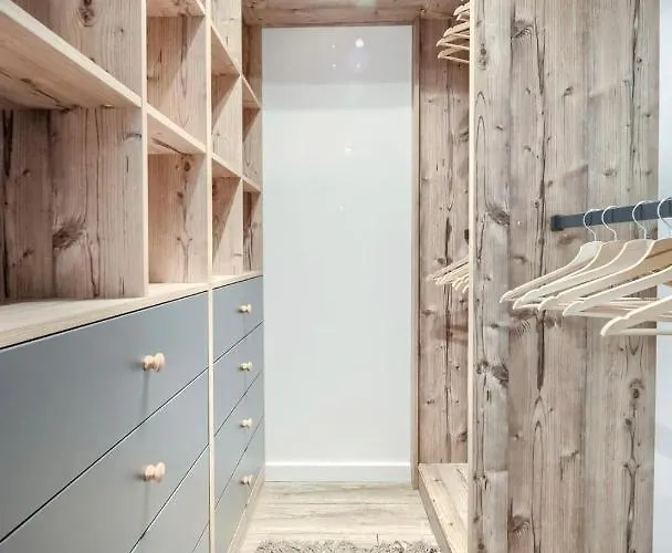 Niron Apartament Dabrowskiego 2 *